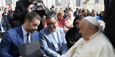 No Vaticano, governador convida Papa Francisco para vir ao RS em 2026