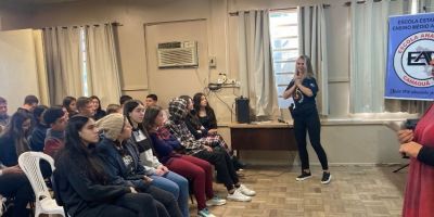 Polícia Civil realiza palestra para estudantes da Escola Estadual Ana César em Camaquã