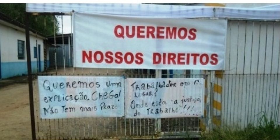 Ex-funcionários da Brasília Guaíba fazem manifestações em Camaquã cobrando salários atrasados