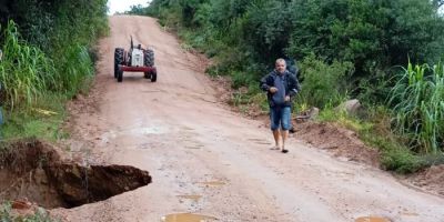 Trânsito está totalmente bloqueado na Correa Neto em Dom Feliciano