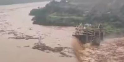 Barragem do RS rompe parcialmente e moradores precisam deixar suas casas    