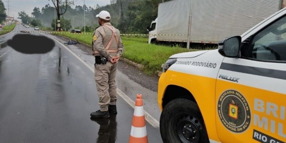 Homem morre após moto colidir com bicicleta no Rio Grande do Sul