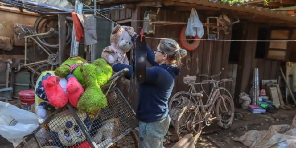 Leite anuncia construção de 538 casas para vítimas das enchentes no RS