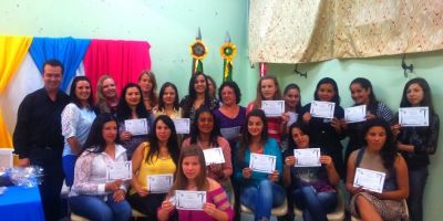 Formatura entrega certificado a 70 alunos do Centro Social Urbano