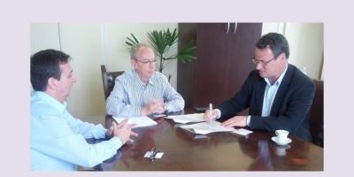 Junta Comercial assina convênio para instalação de posto em São Lourenço do Sul