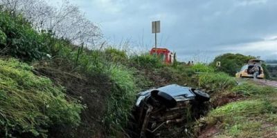 Homem morre em acidente de trânsito e corpo é levado pela correnteza das chuvas no RS