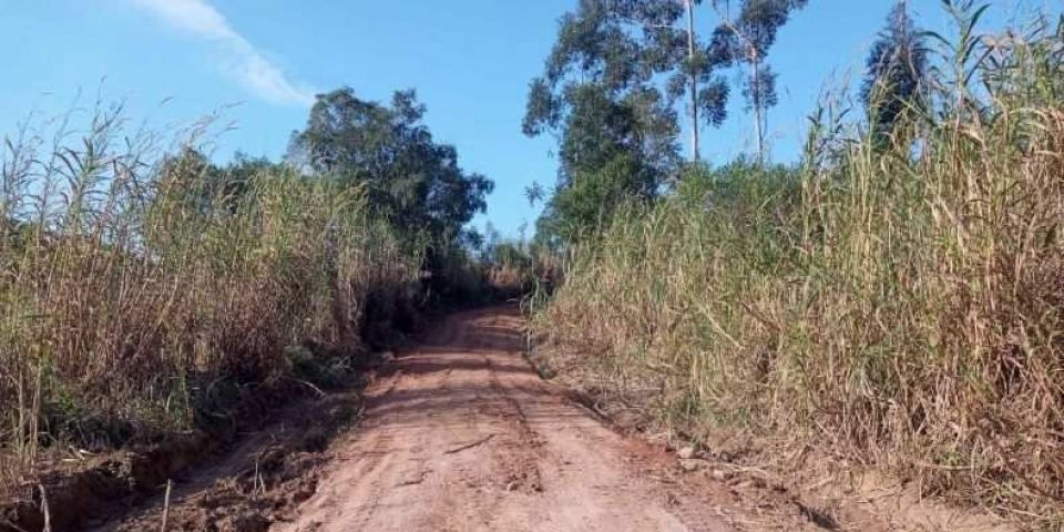 Prefeitura de Camaquã realiza serviços de recuperação em trechos de estradas do interior