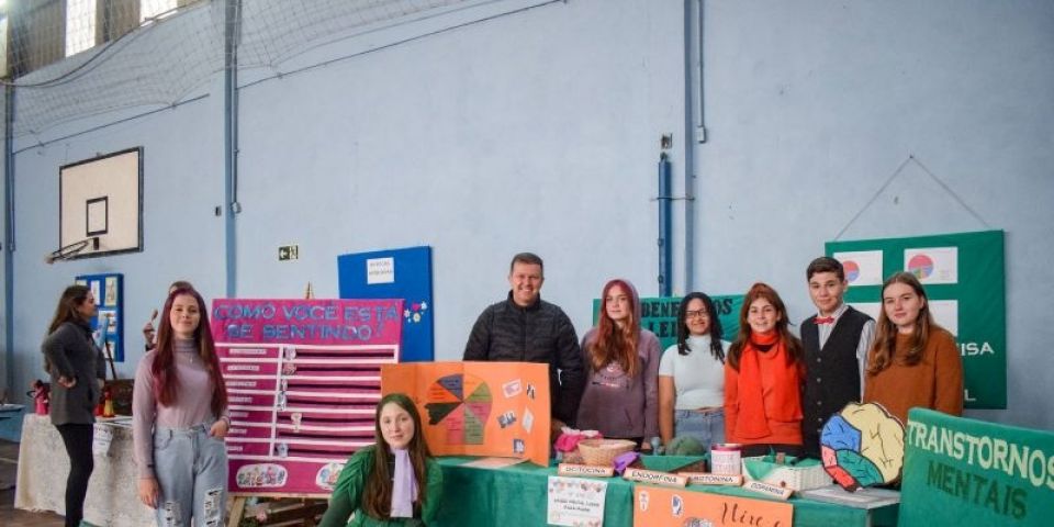 Escola do interior de Cristal realiza Mostra de Conhecimentos   