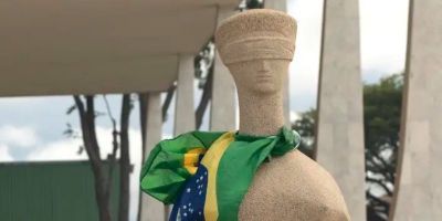 PGR denuncia mulher que escreveu "Perdeu, mané" em estátua no STF