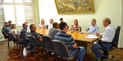 Prefeito de Camaquã reúne-se com servidores da Infraestrutura