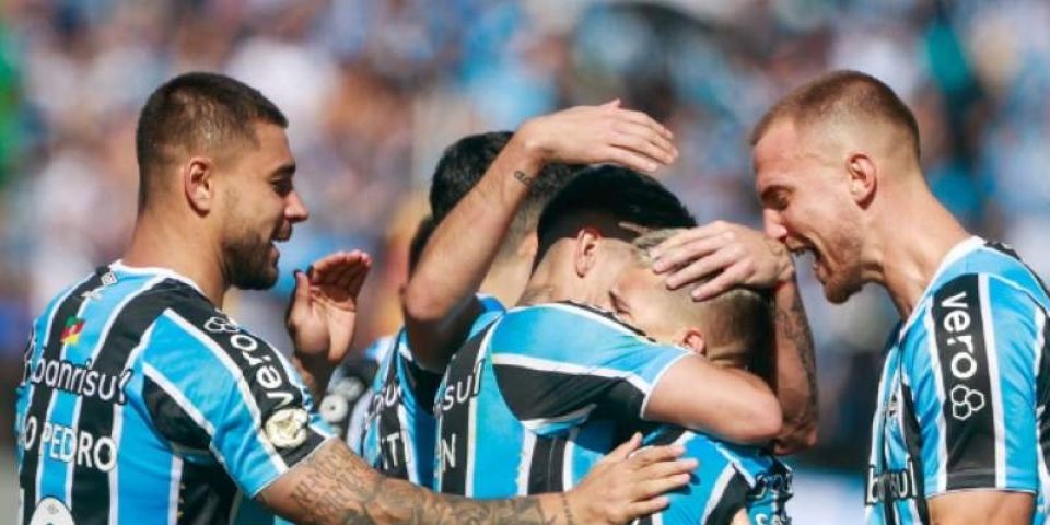 Com gols de Soteldo e Reinaldo, Grêmio vence o Vitória no Brasileirão