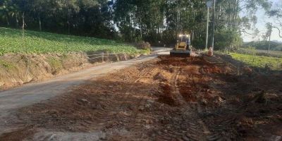 Estrada da Cintea recebe manutenção e recuperação no interior de Camaquã