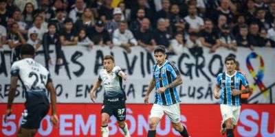 Grêmio fica na frente do placar duas vezes, mas cede empate ao Corinthians no final do jogo