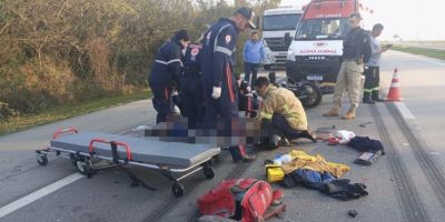 Grave acidente deixa motociclista ferido na BR-116 em Camaquã 