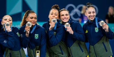 Equipe feminina de ginástica artística do Brasil conquista o bronze em Paris   