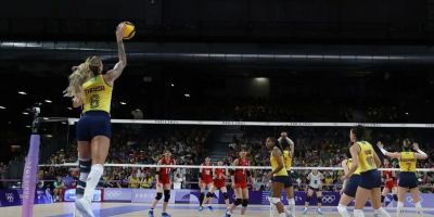 Paris 2024: Brasil vence Japão por 3 a 0 no vôlei feminino