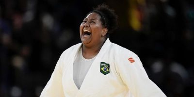 É OURO: Bia Souza vence Raz Hershko e é campeã olímpica de judô