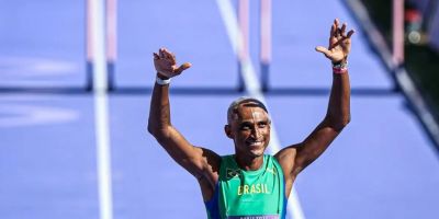 Alison dos Santos e Matheus Lima vão à semi dos 400m com barreiras