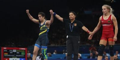 Giullia Penalber avança e luta pelo bronze no wrestling nesta sexta