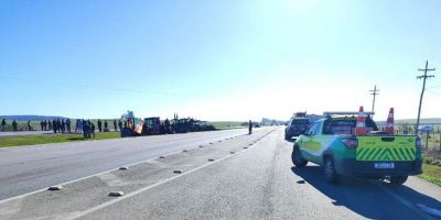 Manifestantes bloqueiam trecho da BR-116 em São Lourenço do Sul