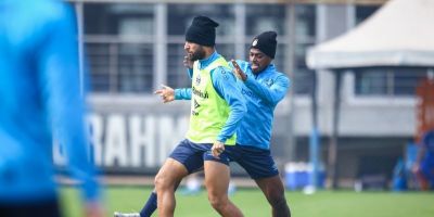 Renato Portaluppi comanda último treino do Grêmio antes do jogo contra o Bahia  