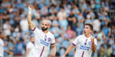 Com dois gols de Thaciano, Grêmio perde para o Bahia no Brasileirão