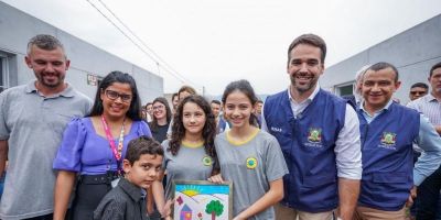 Eduardo Leite entrega 30 casas temporárias em Encantado  