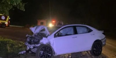 Homem de 55 anos morre após colisão entre Corsa e Corolla no RS