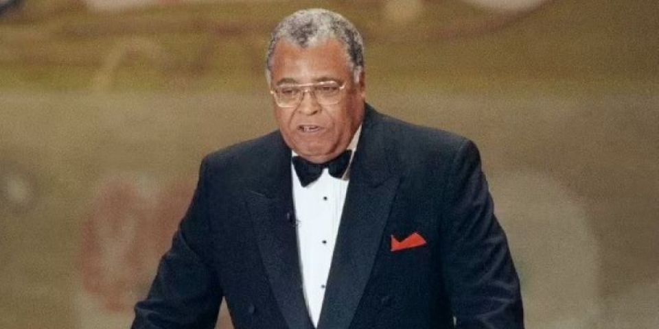 Voz de Mufasa e Darth Vader, James Earl Jones morre aos 93 anos