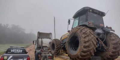 Decrab de Camaquã recupera trator que havia sido furtado em São Francisco de Paula