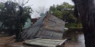 Tempestade deixa rastros de destruição em Camaquã; 700 pessoas estão fora de casa