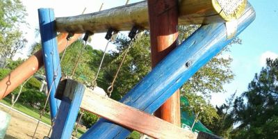 ESPAÇO DO LEITOR: camaquense reclama da "pracinha de brinquedos" da praça Zeca Netto