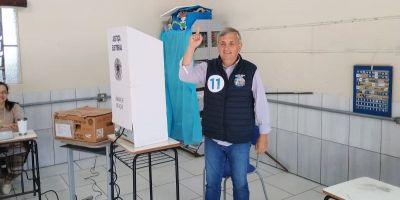 VÍDEO: candidato a prefeito de Camaquã, Marcos Maranata, vota na tarde deste domingo