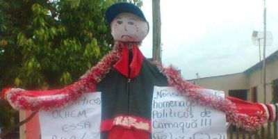 De forma criativa, moradores reivindicam melhorias no bairro Viégas em Camaquã   