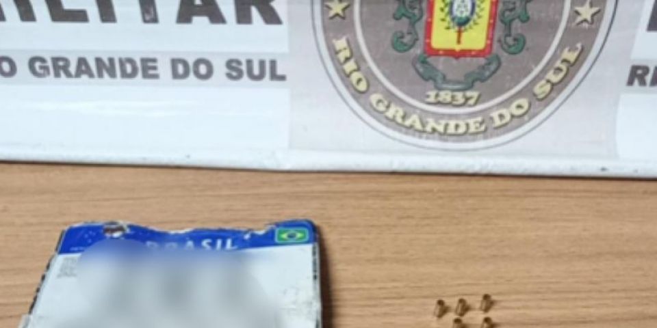 Jovem de 19 anos é preso por porte ilegal de arma de fogo em Dom Feliciano