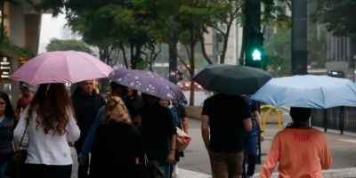 Chuva causa três mortes em SP; bombeiros procuram dois desaparecidos