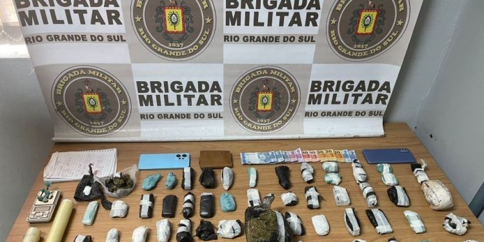 Dois homens são presos com maconha, cocaína e crack em Camaquã