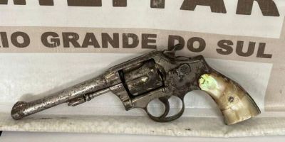 Homem é preso por porte ilegal de arma de fogo em Camaquã