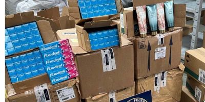 Receita Federal apreende carga de fixadores de dentadura e cosméticos em Pelotas 