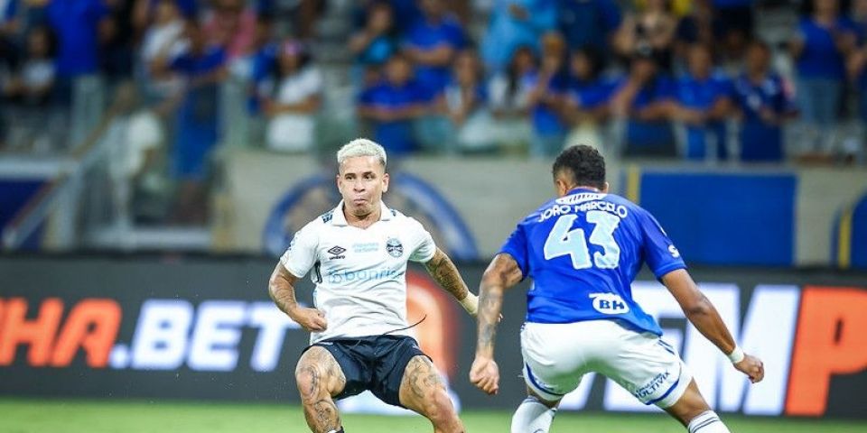Grêmio empata com o Cruzeiro e soma um ponto na briga contra o rebaixamento no Brasileirão