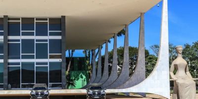 Moraes autoriza transferência de investigados no inquérito do golpe