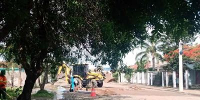 Conserto de rede rompida causa falta d'água em quatro bairros de Camaquã