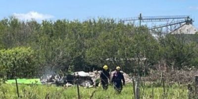 Piloto morre após avião agrícola bater em antena e cair no Rio Grande do Sul