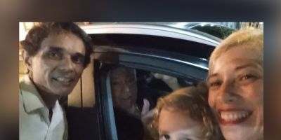 Blog do Juares bate papo com cantor Sidney Magal no meio da rua em BH