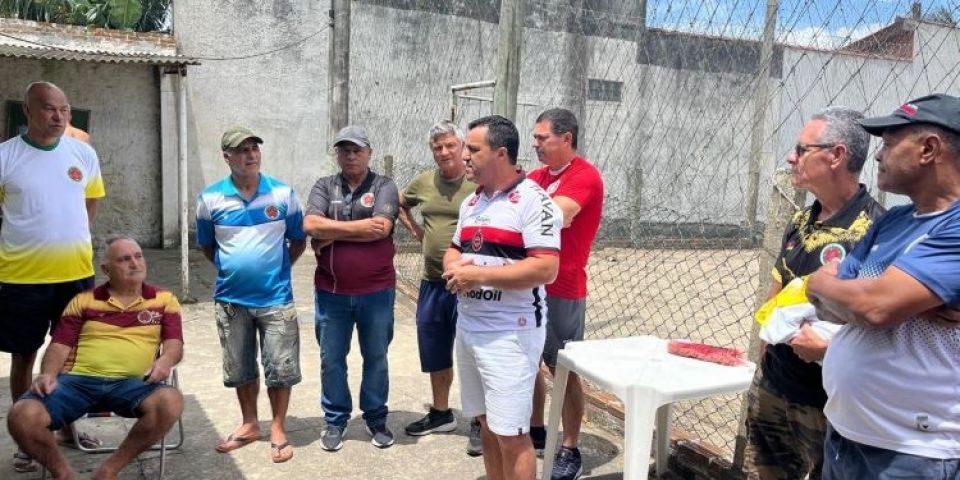Confraternização de futebol da ASSTBM em Pelotas reforça amizade na entidade