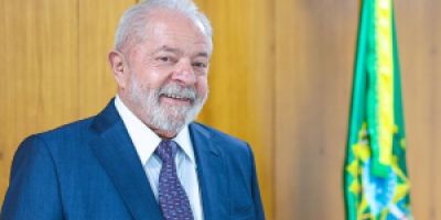 Lula passa por cirurgia em São Paulo para drenagem de hematoma