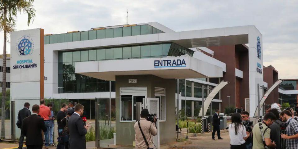 Hemorragia não afeta função cerebral do presidente, diz médico de Lula