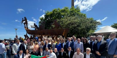 Inauguração do monumento construído em homenagem aos voluntários das enchentes de maio acontece nesta quarta (11)