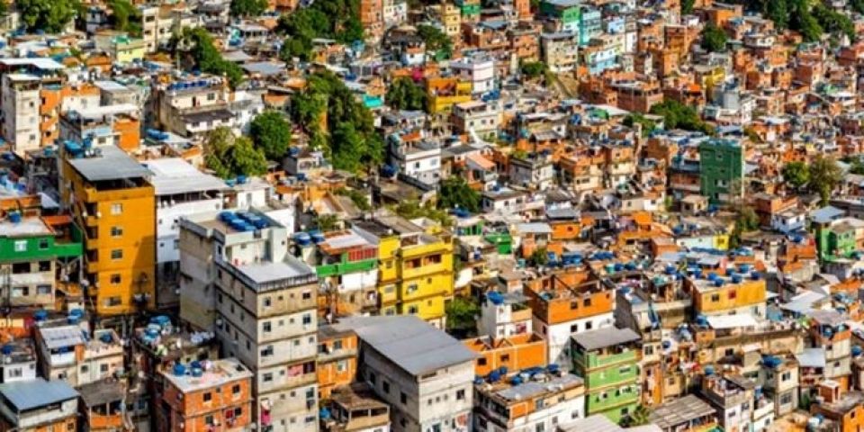 Do real ao Bitcoin: como as escolas de ensino médio brasileiras estão adaptando a educação financeira para a era da criptografia