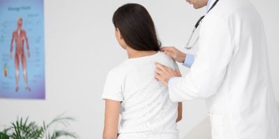 Escoliose em adolescentes: como a fisioterapia pode ajudar